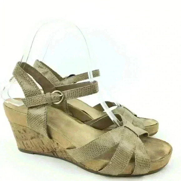 Aerosoles Wedges size 6.5 Lighthearted Snake Print - Picture 1 of 9